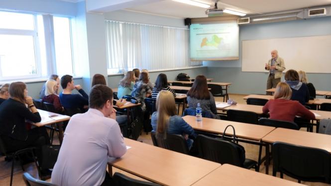 J.Bruņenieks iepazīstina Rīgas Tehniskās universitātes studentus ar RAIM